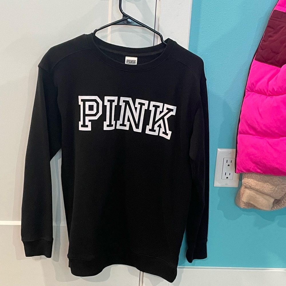 Black pink crew neck